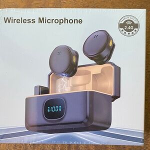 Wireless Microphone with Charging Case - Black